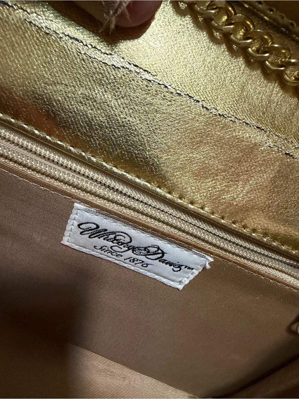 N/A elegant gold